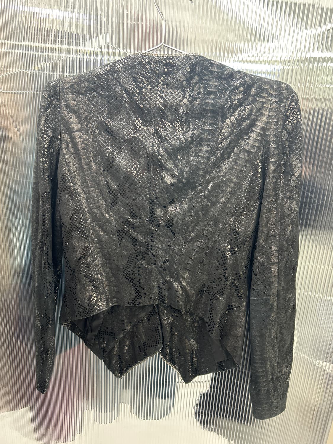 뱀피텍스쳐 링사슬포인트 러플자켓 상품이미지6