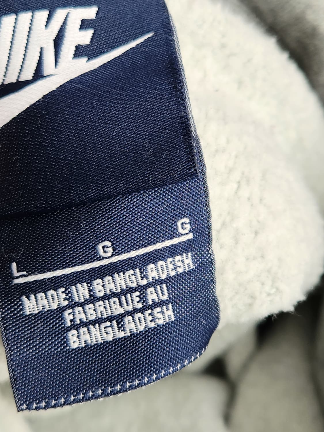 나이키 공용 SB 스우시 기모 후드티셔츠 그레이 사이즈L

로고까짐 없어 상품이미지8