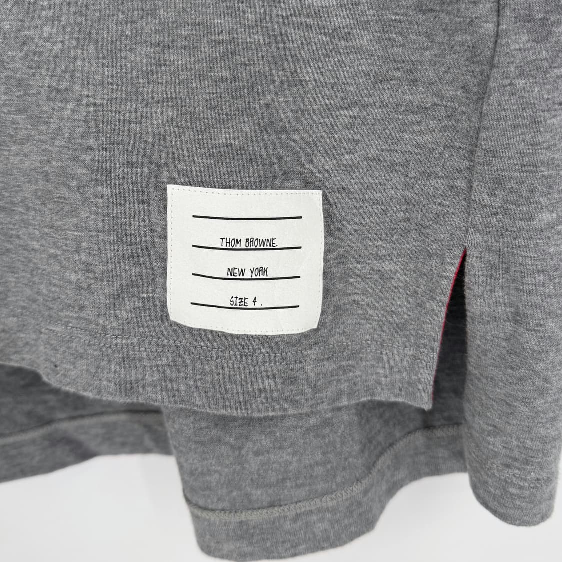 [4사이즈] 톰브라운 앵커 아이콘 반팔 티셔츠 그레이 (MJS214E) 상품이미지7