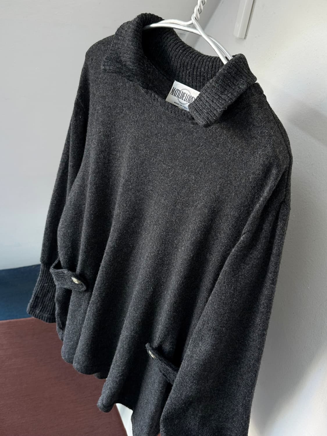 Fake belted finish design stretched knit 상품이미지1