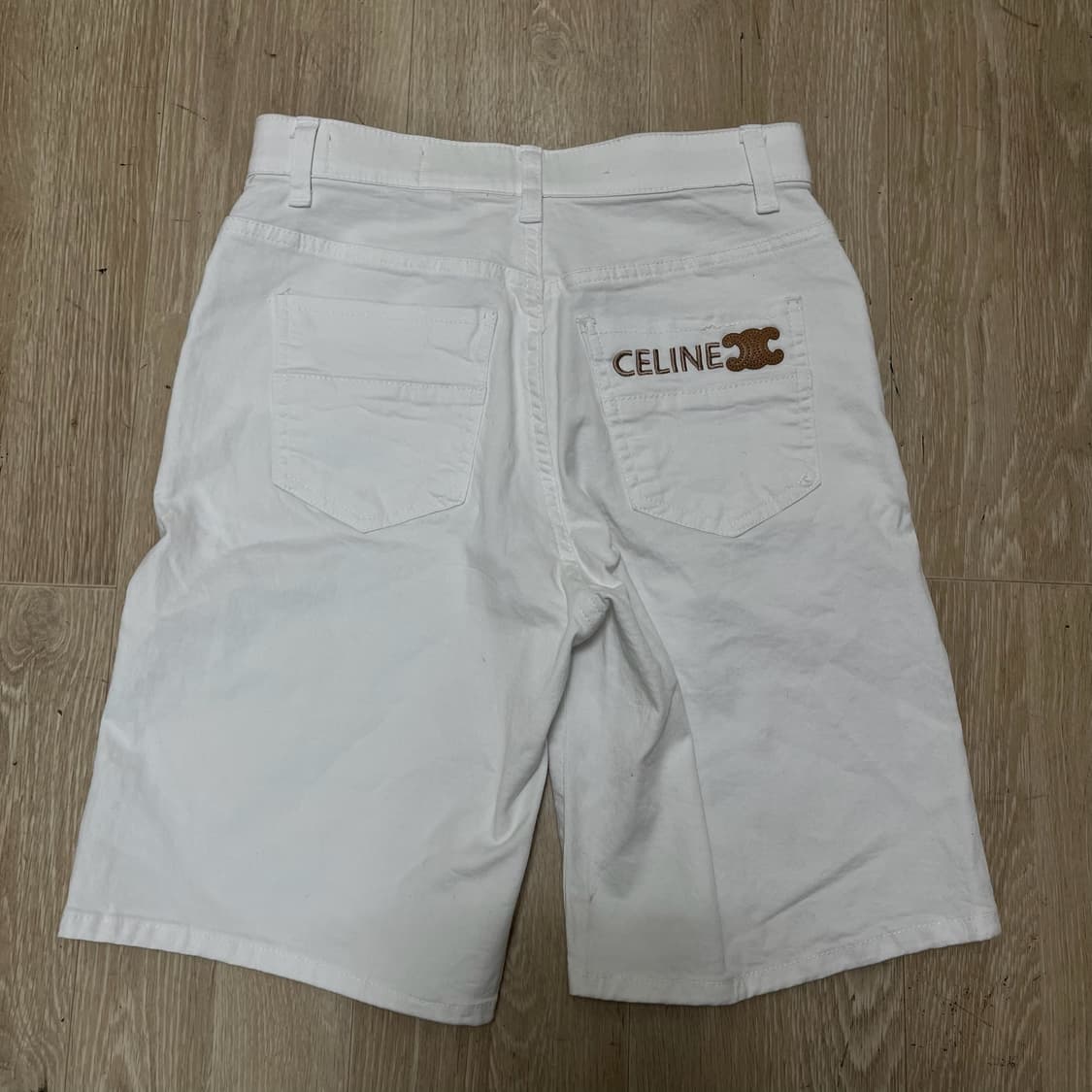 셀린느 클래식 로고 화이트 버뮤다 팬츠 반바지 S/90 상품이미지3