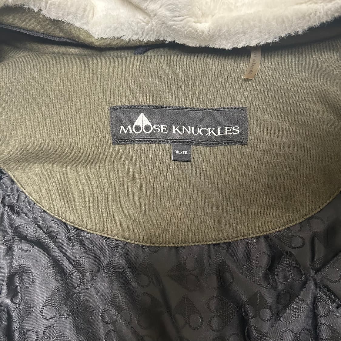 무스너클 버니스웨터 상품이미지2