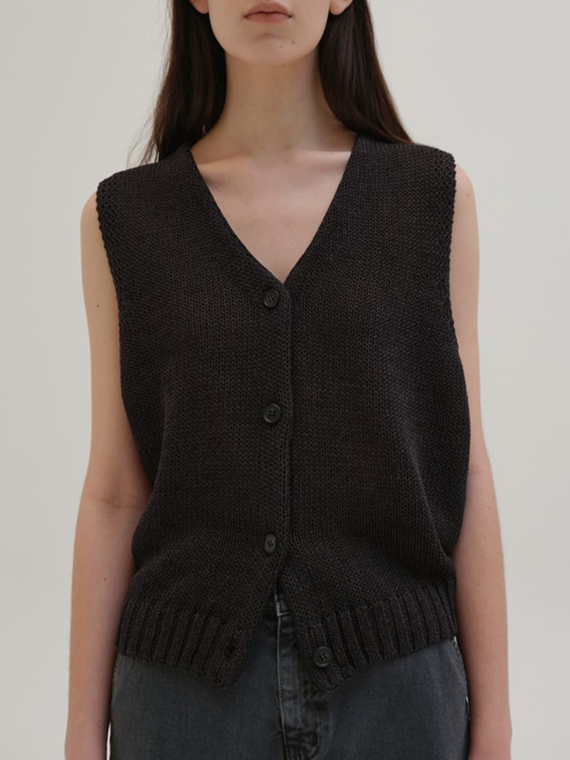 모이아 페이퍼 니트 베스트 차콜(F) 상품이미지1