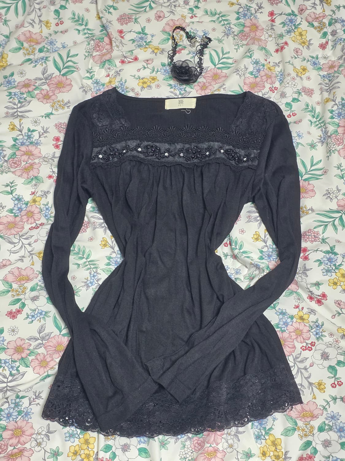 일본빈티지)블랙 레이스 비즈자수 고딕모리걸 오네갸루 긴팔롱슬리브 상품이미지3