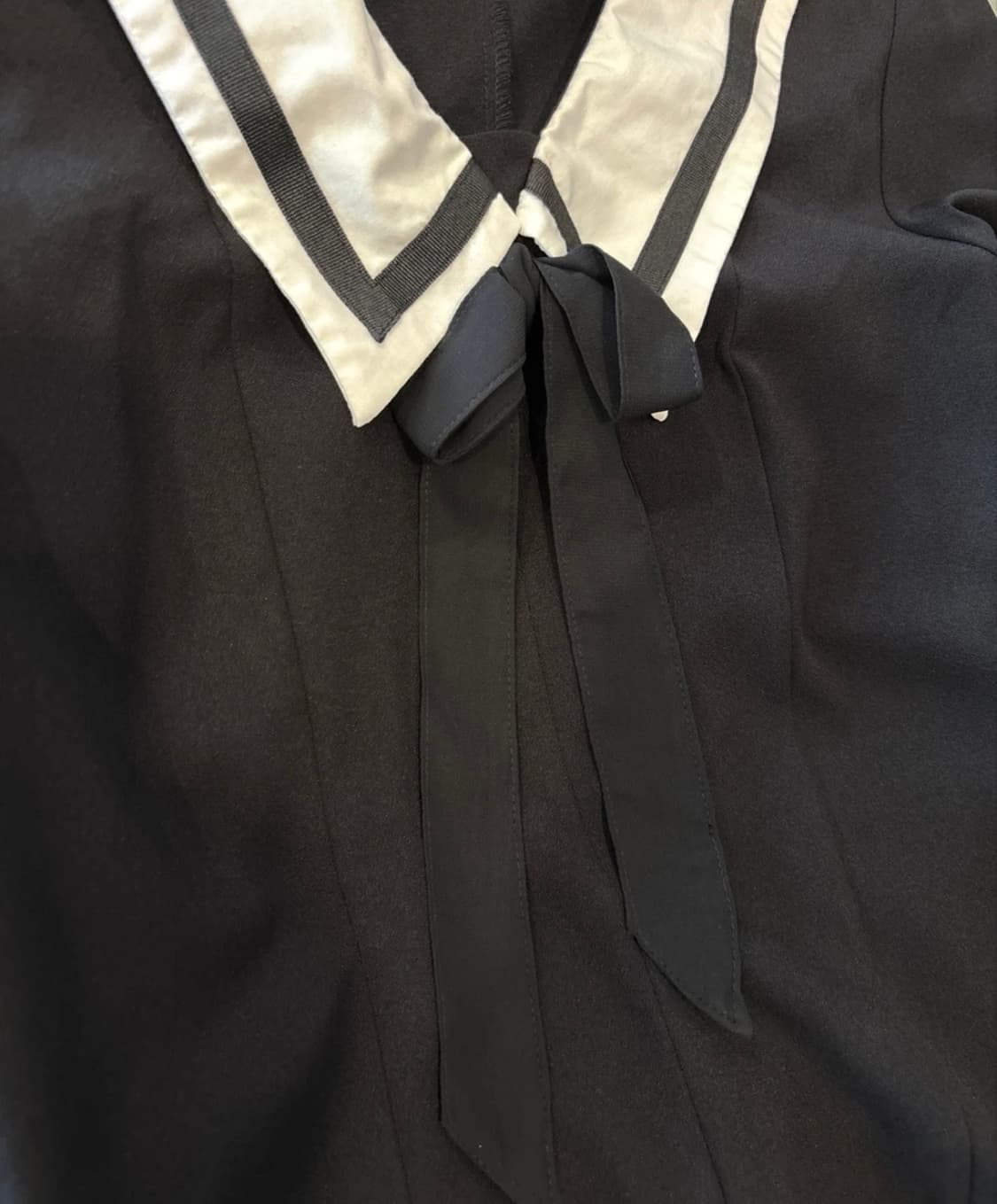 H&M 블랙 세일러 원피스 상품이미지2