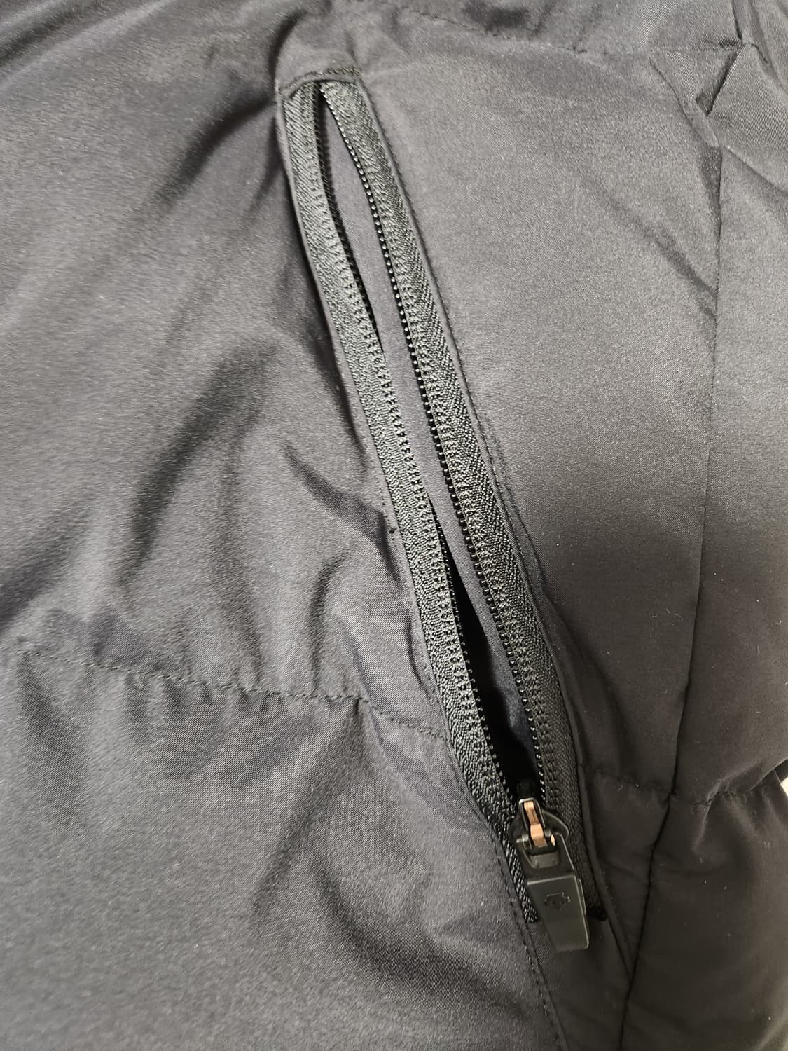 새상품급) 데상트 스키 다운 베스트 S9313SDV92 사이즈95 m

 상품이미지5