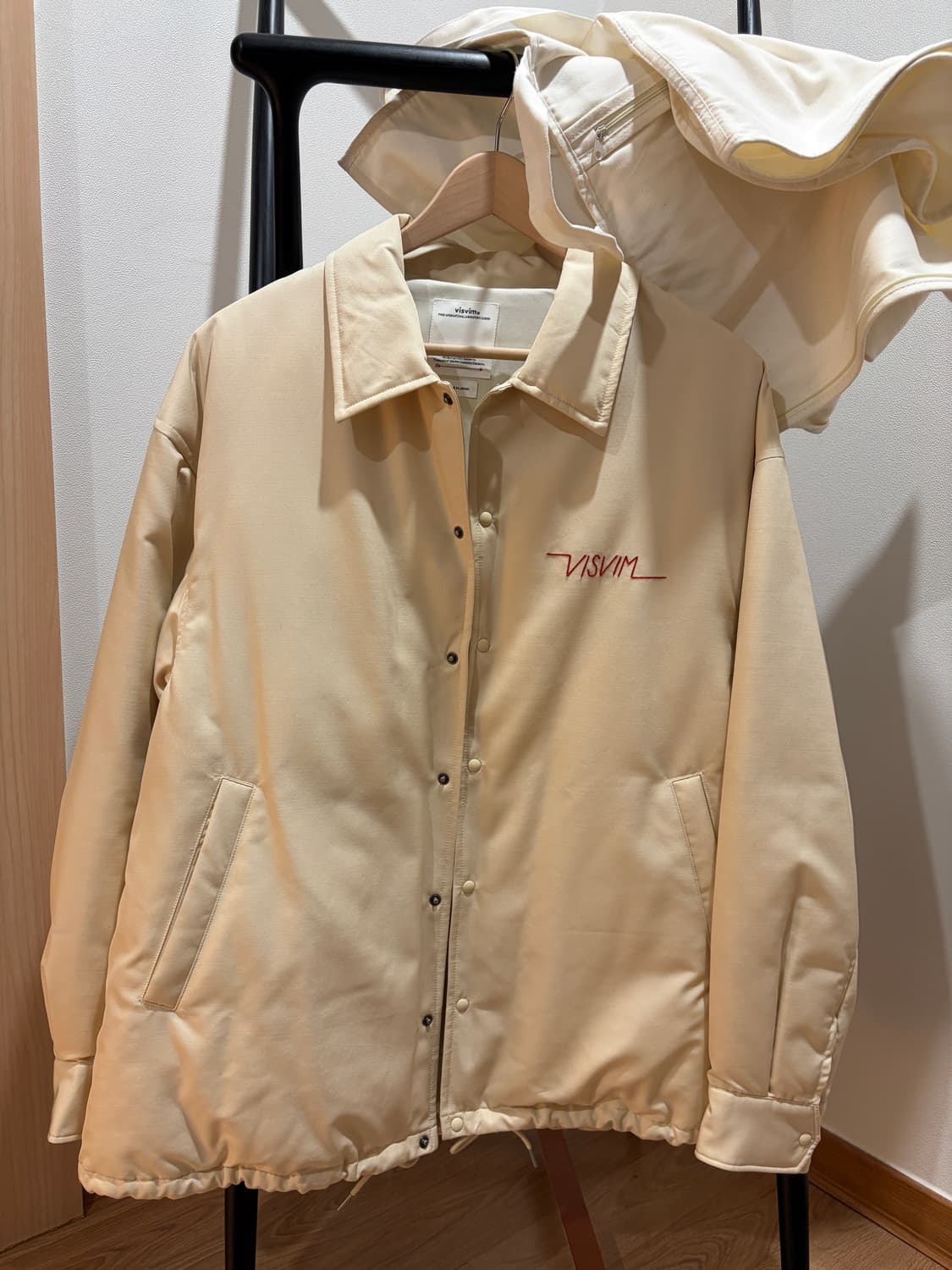 (미착용) 비즈빔 - 25FW 코치다운자켓 사이즈2 아이보리 상품이미지1