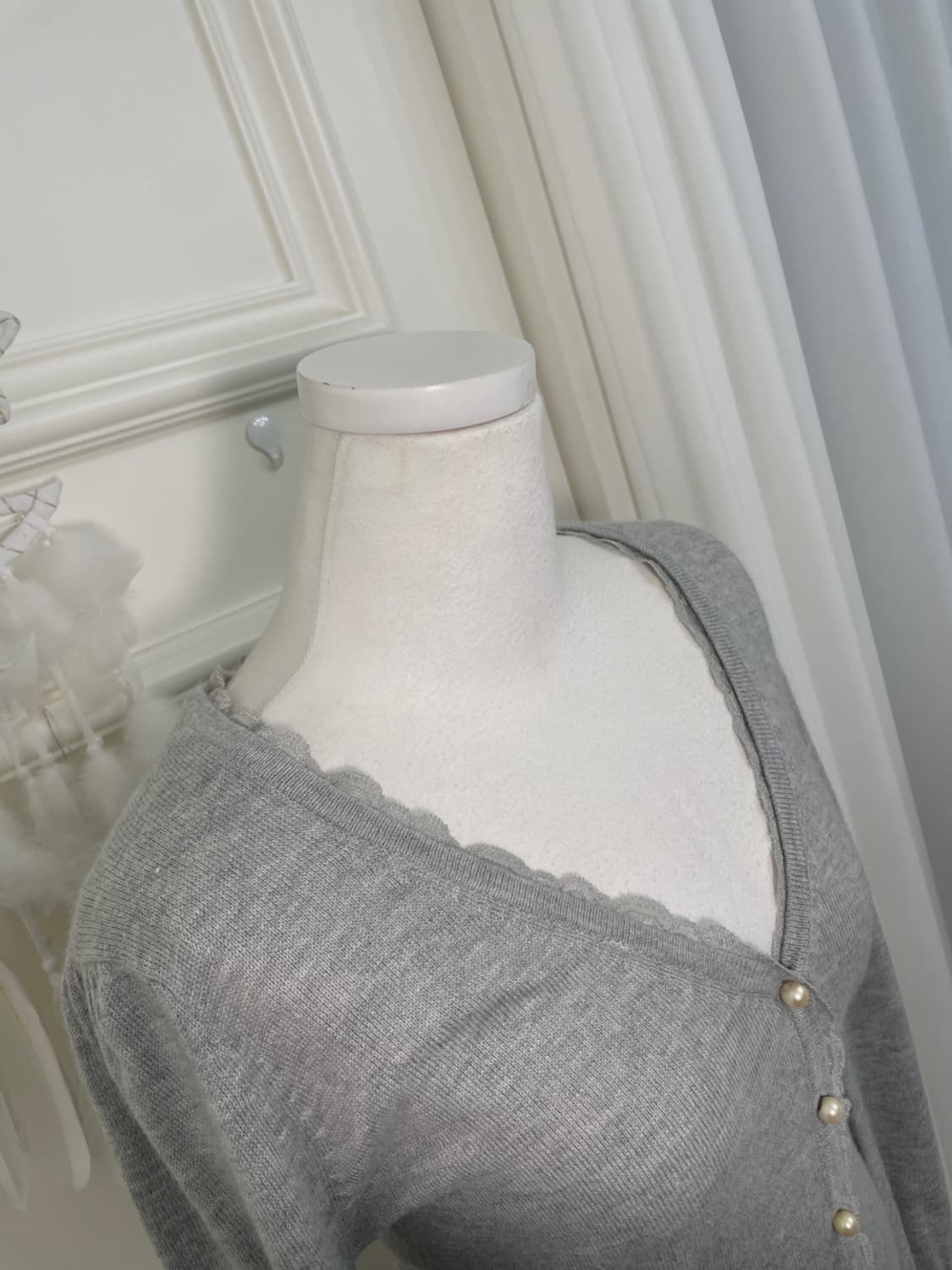 gray lace trim pearl point v-neck cardig 상품이미지7