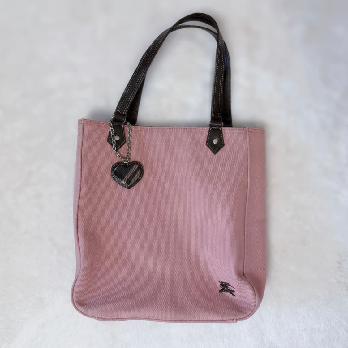 Burberry 버버리 블루라벨 딸기 초코 하트 숄더백  ≽^•⩊•^≼ 상품이미지1