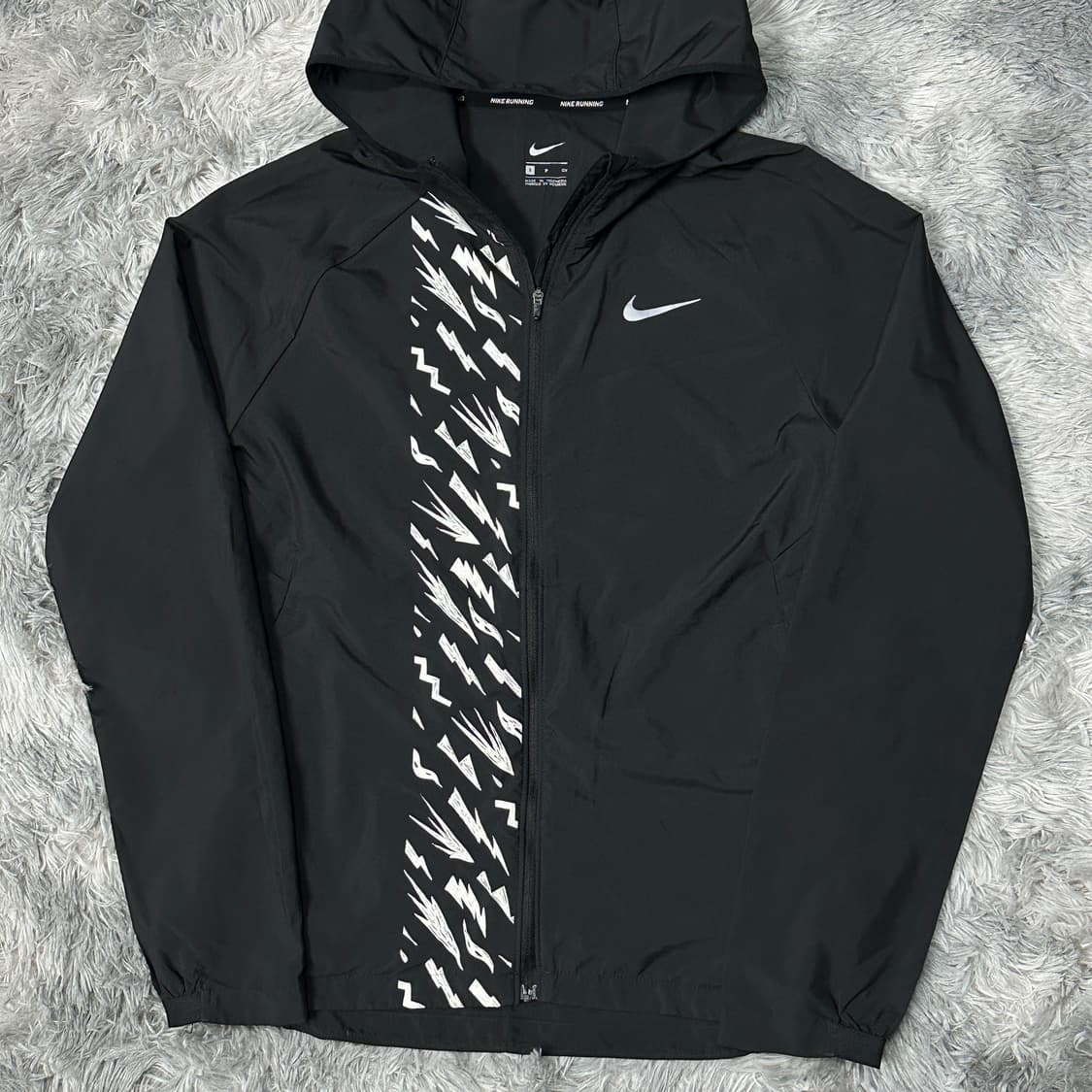 나이키 에센셜 러닝 윈드러너 자켓  상품이미지1