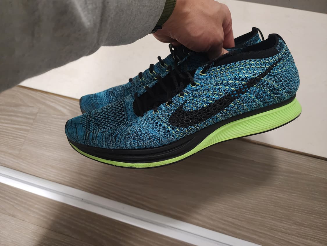 나이키 플라이니트 레이서 285사이즈 상품이미지2