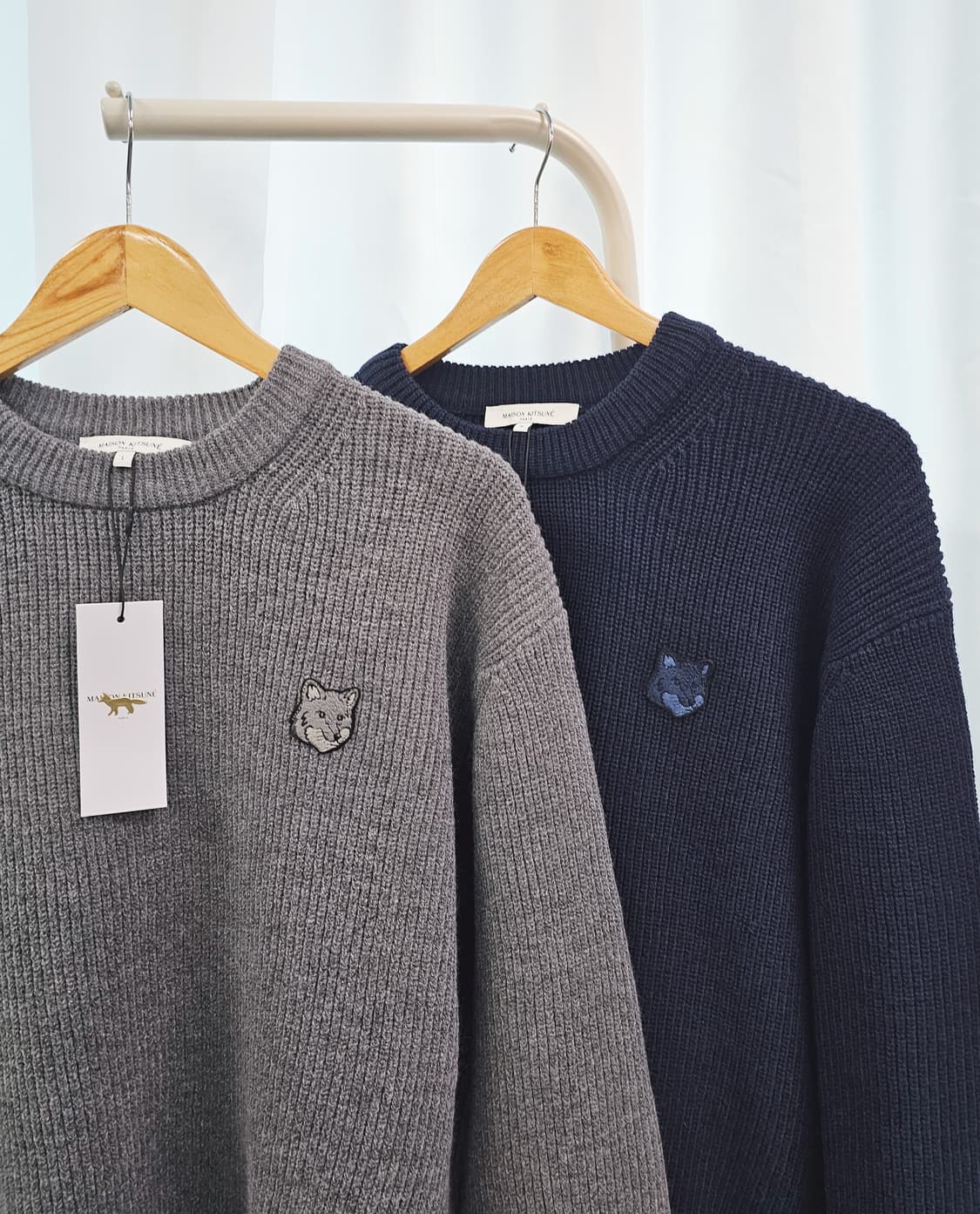 ((새상품)) 메종키츠네 퍽스 패치 스웨터 상품이미지2