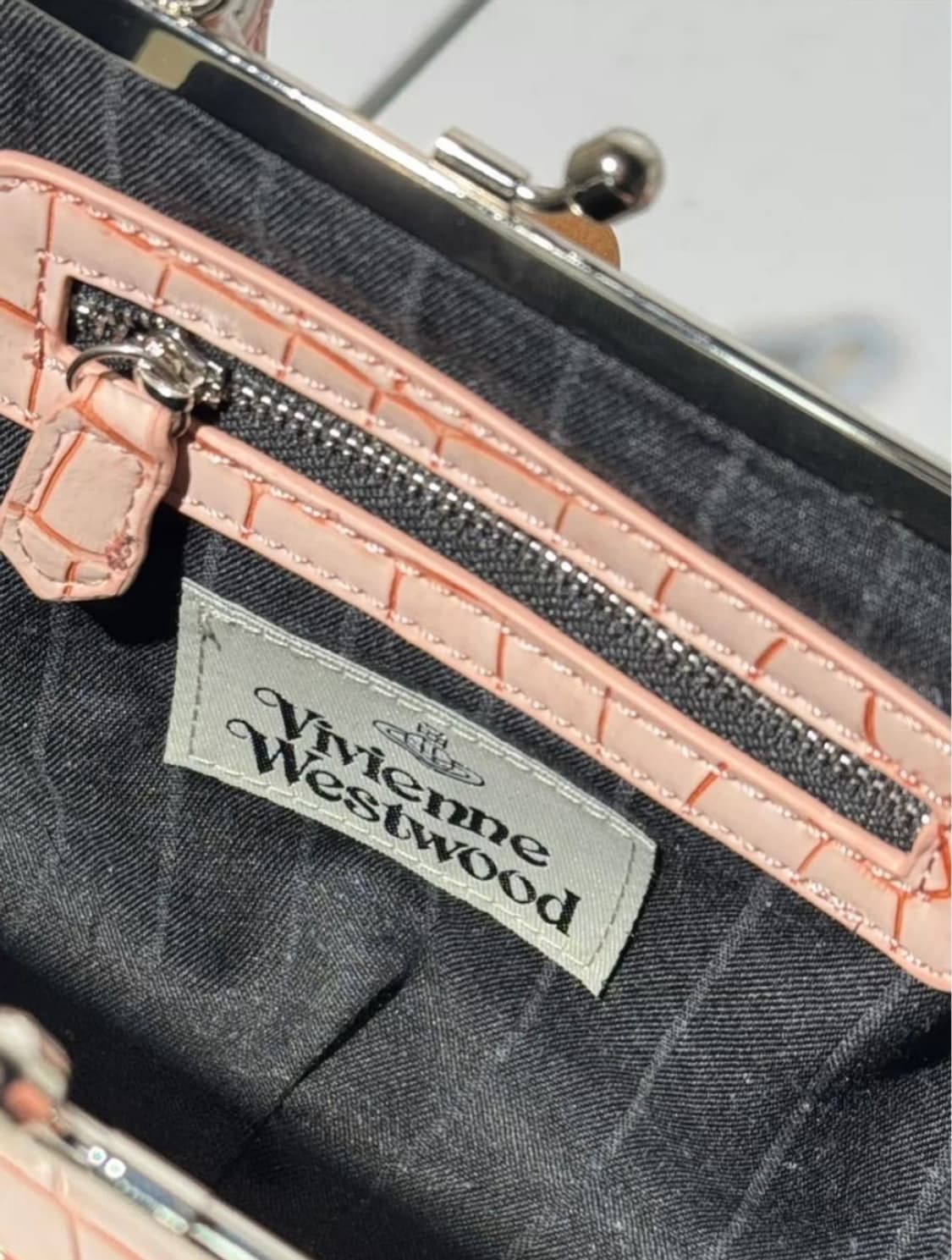 비비안웨스트우드 아카이브 핑크 레더 orb 은장 핸드 체인 크로스백 상품이미지6