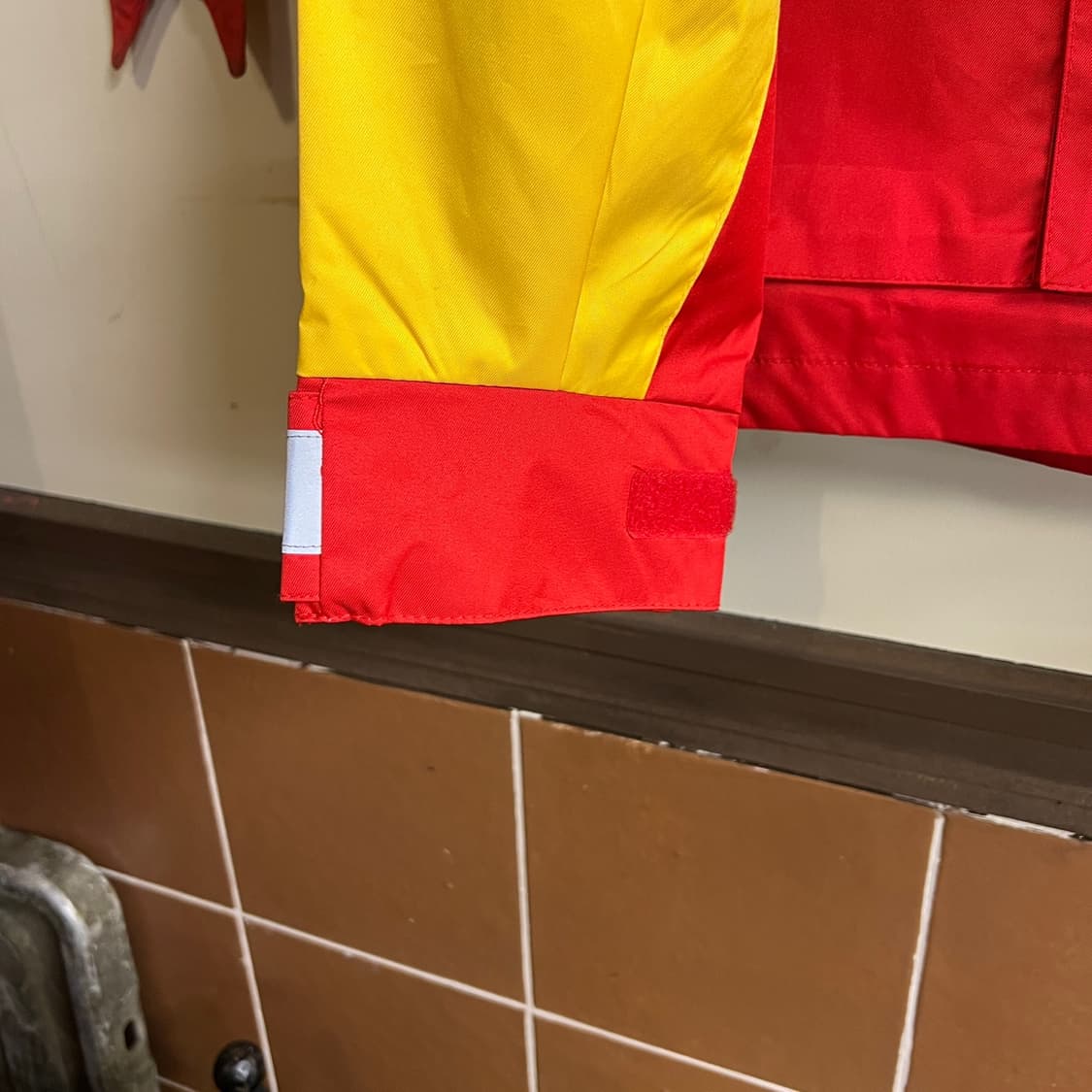 DHL Windbreaker Medium Size (100~105) 상품이미지4