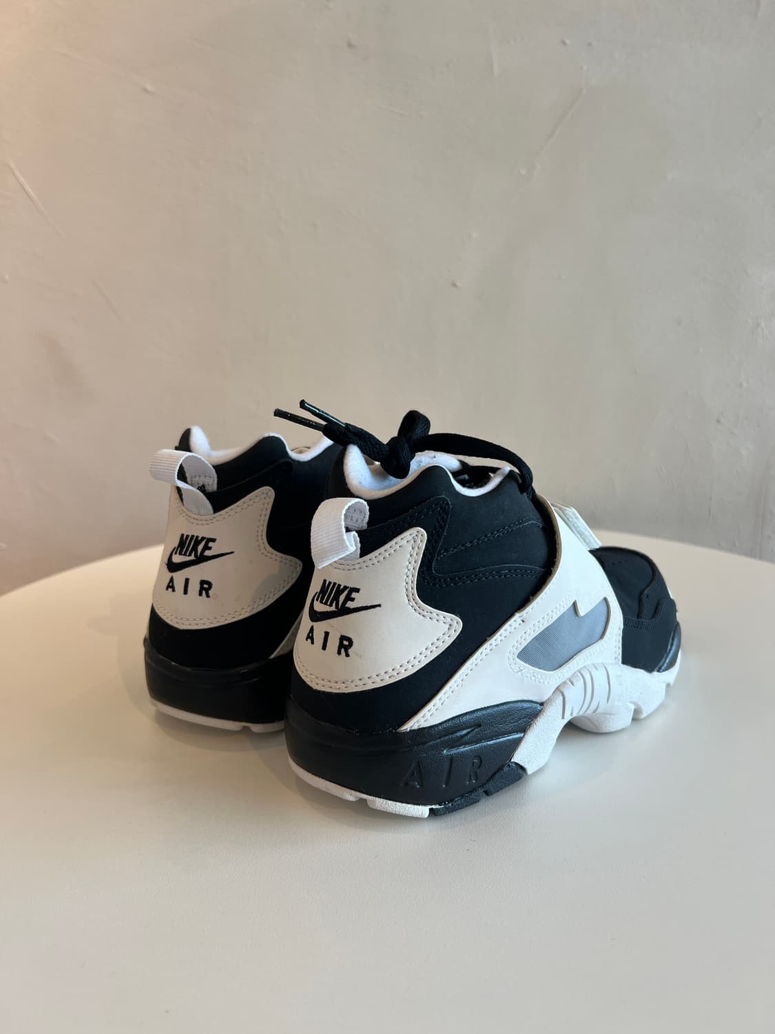 (235) 나이키 에어 다이아몬드 터프 2 09 (GS) '검흰' (40 상품이미지3