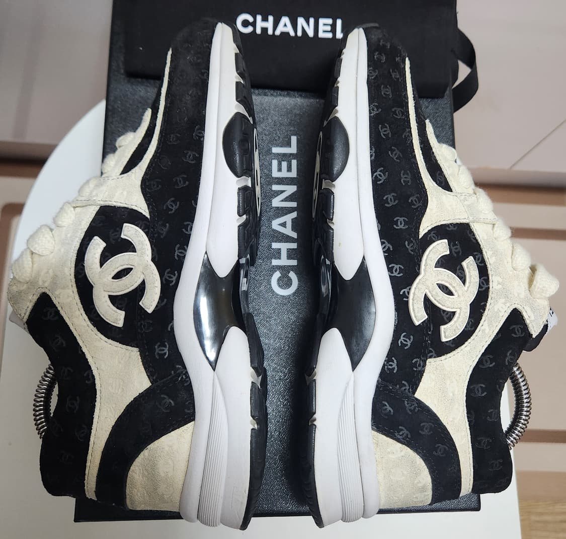 [정품] 샤넬 스니커즈 운동화 CC로고 카프스킨 프린티드 롤오버 36.5 상품이미지3
