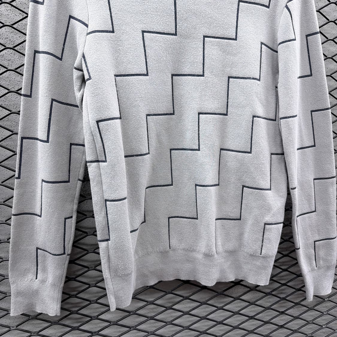 A/X 아르마니 익스체인지 미니멀 패턴 니트 지그재그 디테일 그레이 상품이미지5