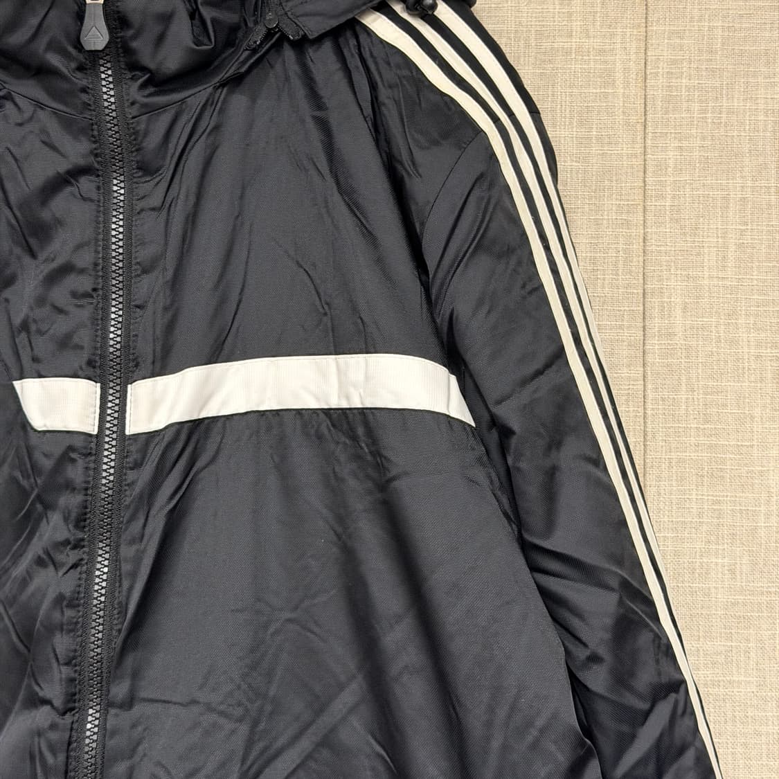 아디다스 에센셜 스타디움 벤치 자켓 롱패딩 105 블랙 상품이미지4