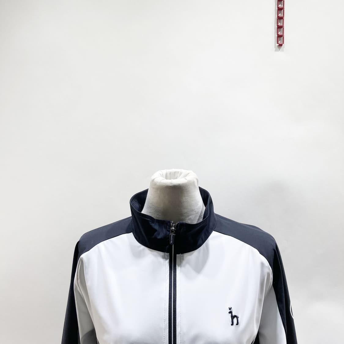 헤지스 2023 여성트레이닝집업 90 진스센스 상품이미지2