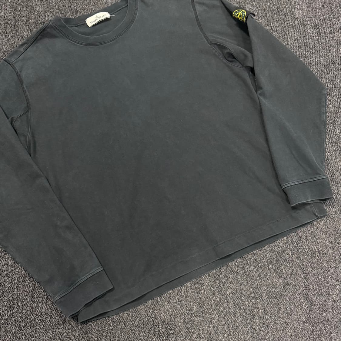 스톤아일랜드 와펜 롱슬리브 블랙 상품이미지3