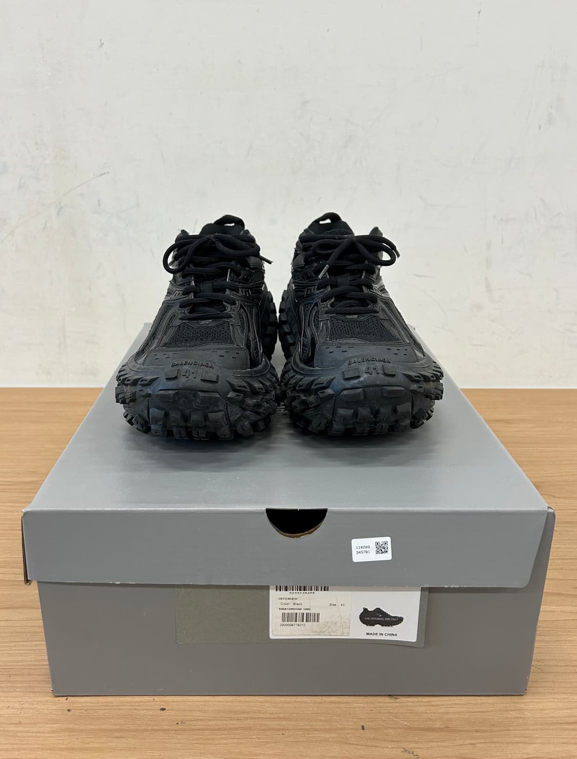 발렌시아가 디펜더 블랙 상품이미지3