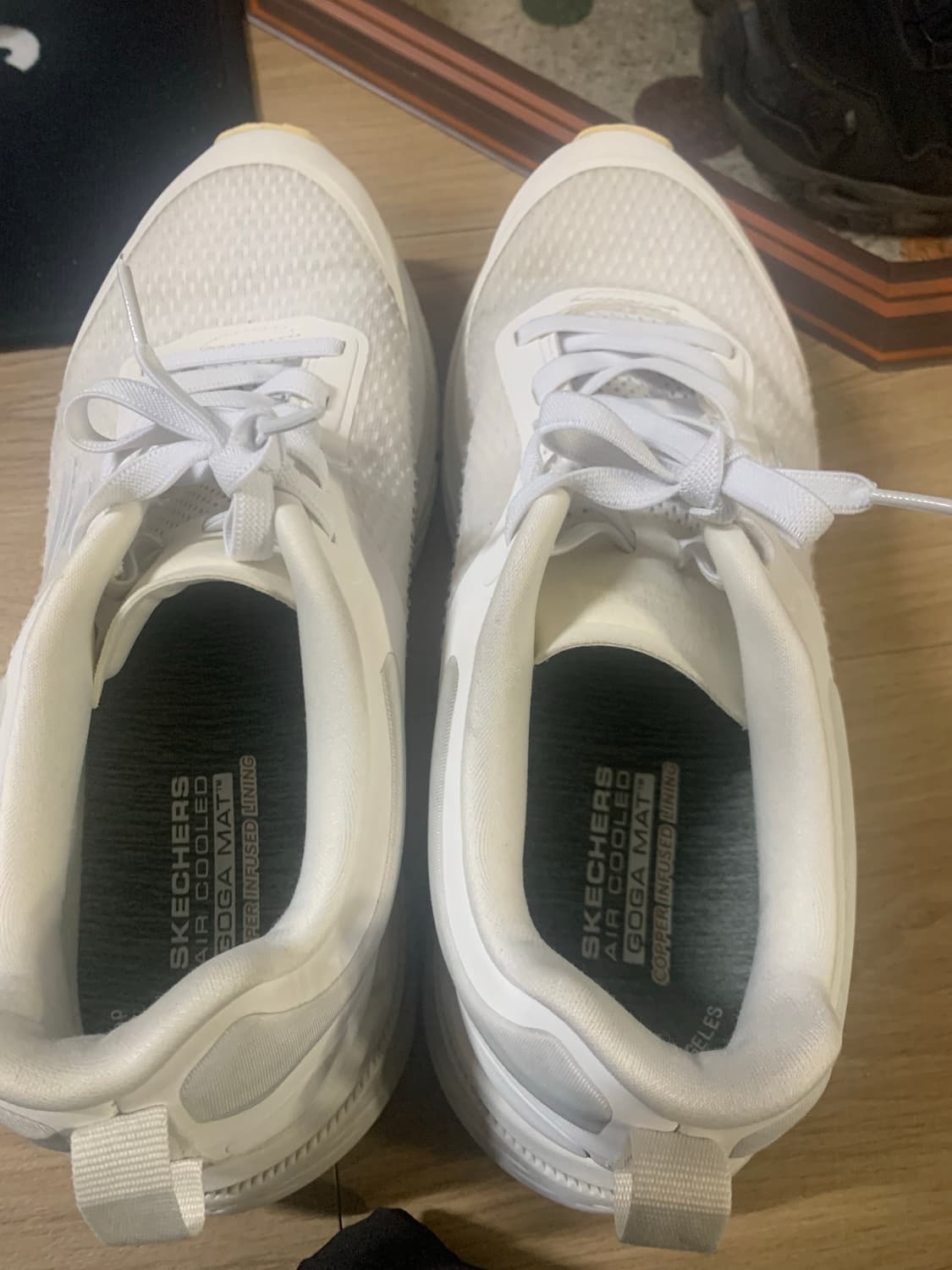 스케쳐스 맥스 쿠셔닝 사이즈 280 판매합니다 상품이미지9