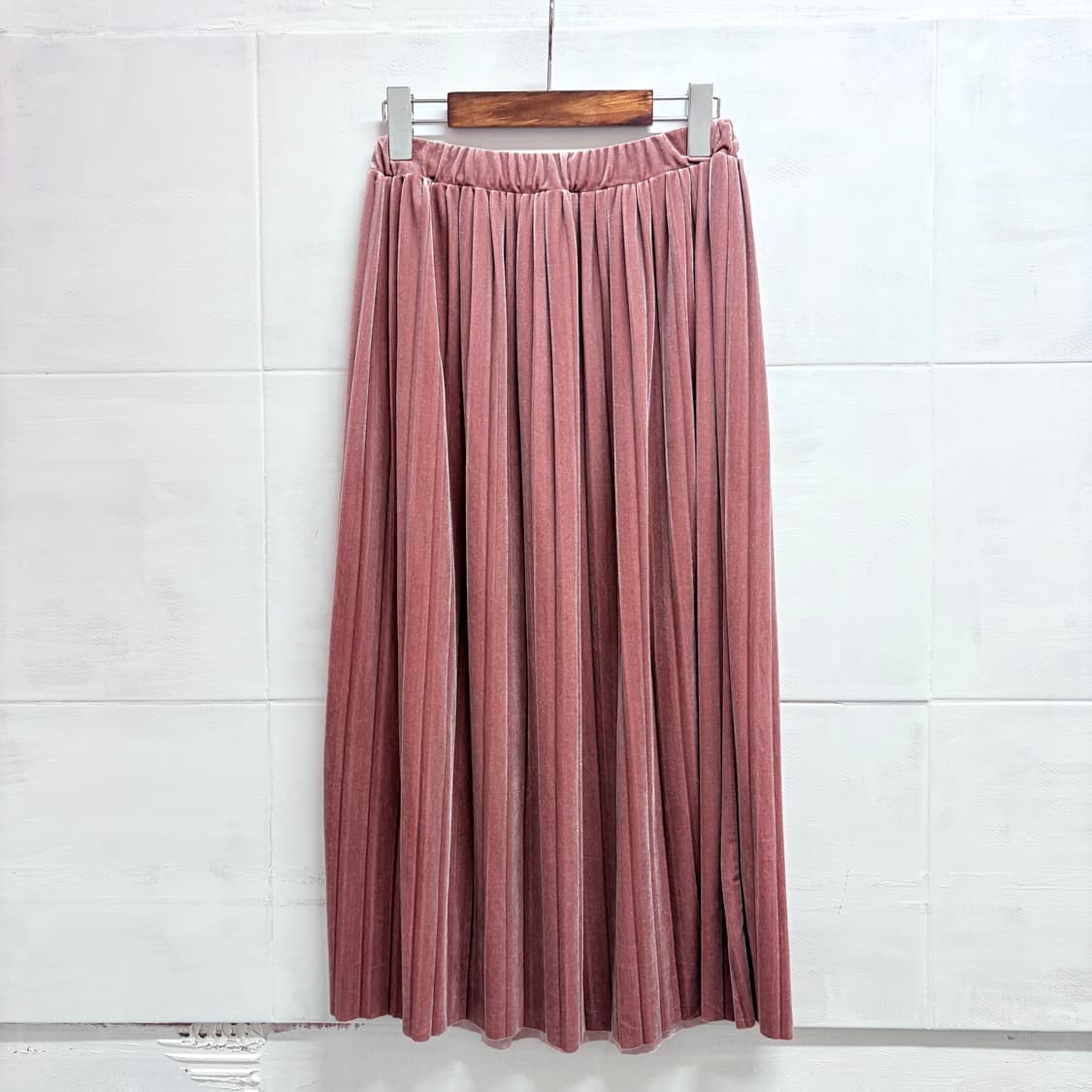 인디핑크 플리츠 벨벳 롱 스커트  상품이미지1