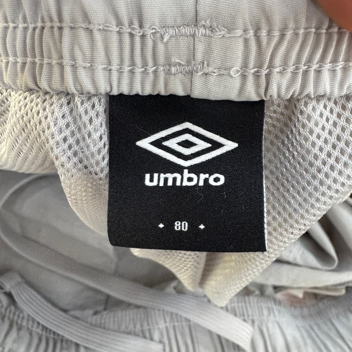 L 엄브로 자수로고 라이트 그레이 나일론 반바지 팬츠  상품이미지4