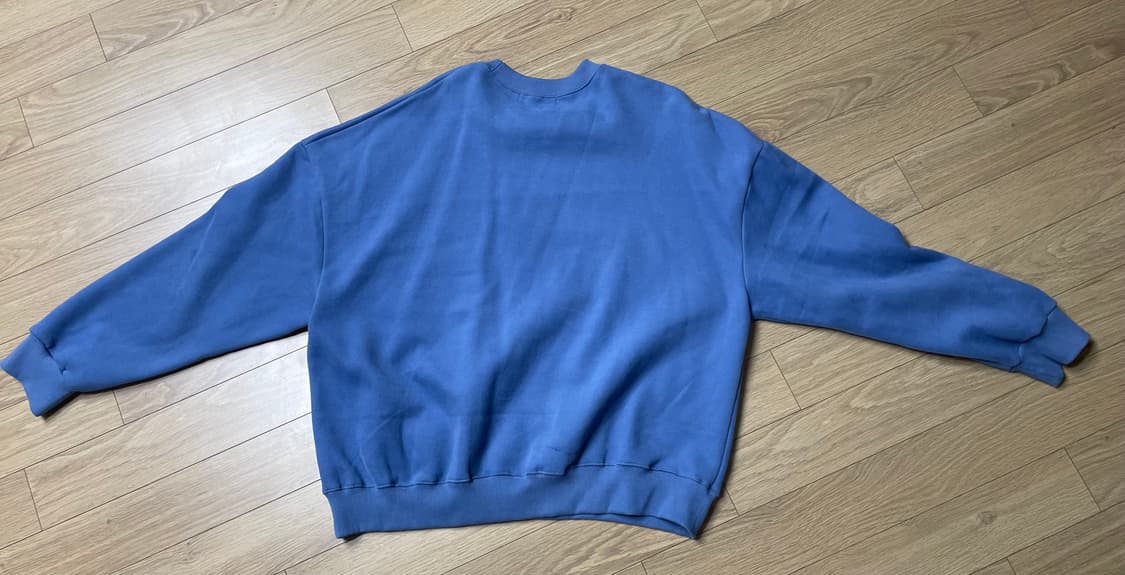 보세  맨투맨 판매합니다 상품이미지2