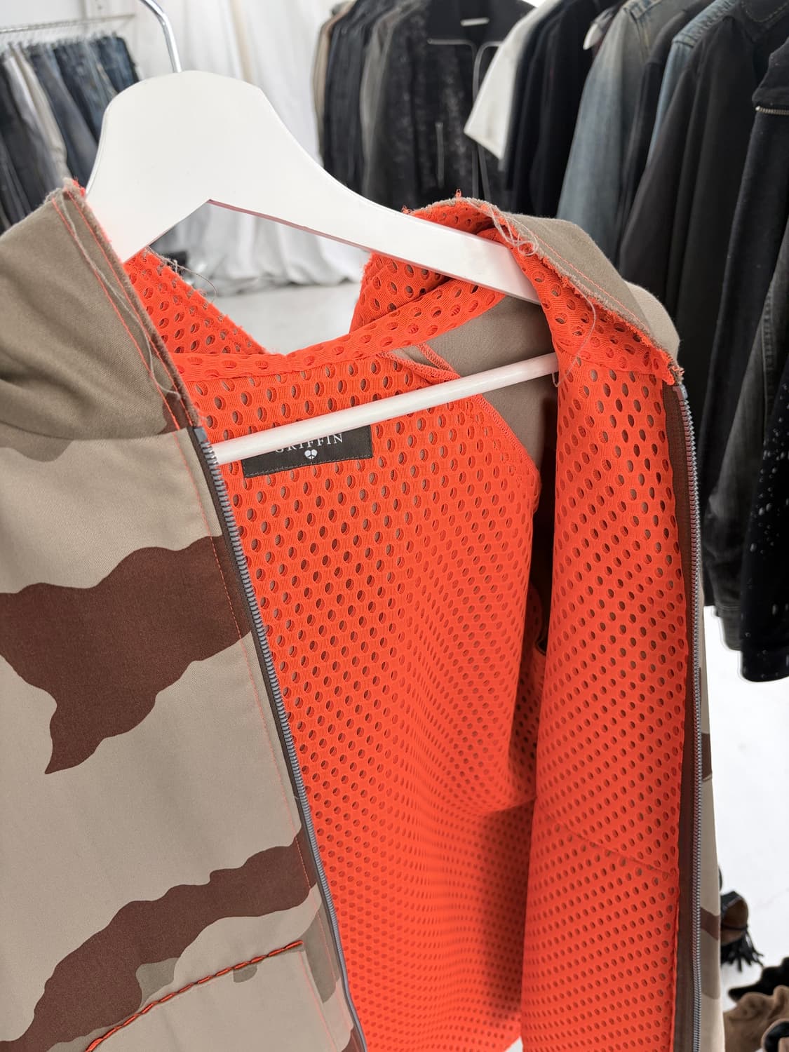 그리핀 디스트레스드 카모 후드 집업 상품이미지6