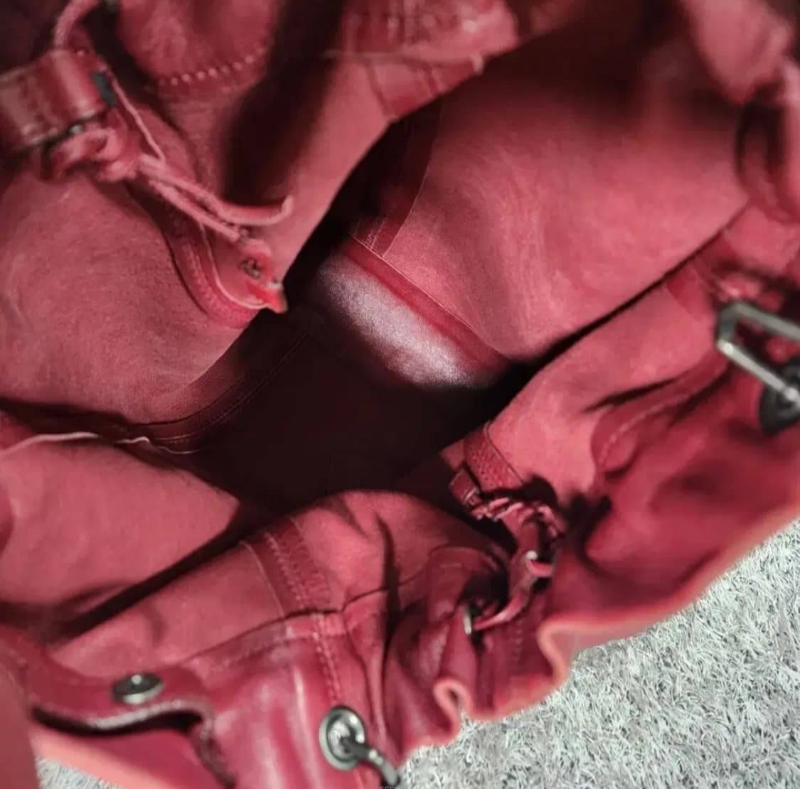 버버리 레더 숄더백 상품이미지8