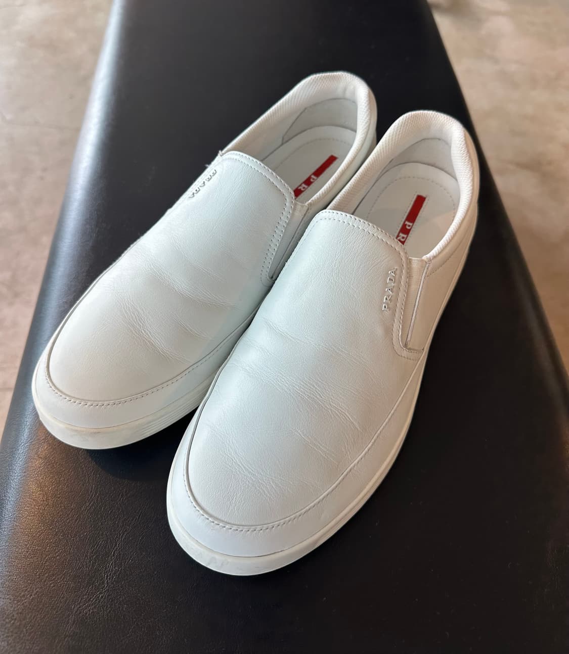 프라다 레더 슬립온 상품이미지1