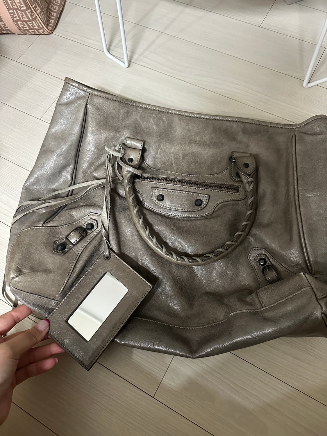 발렌시아가 st 모터백 가방 상품이미지1