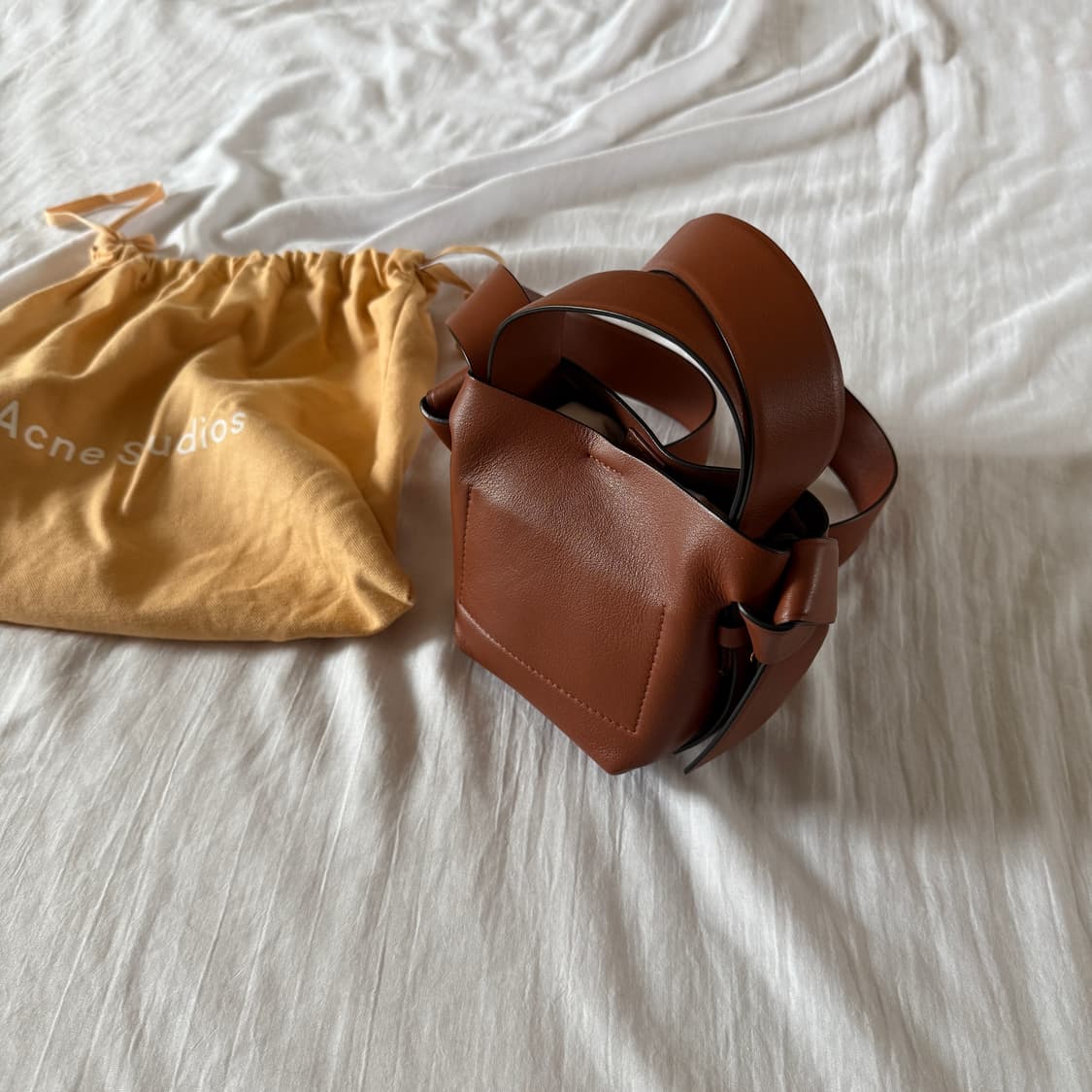 아크네 무스비 미니백  상품이미지2