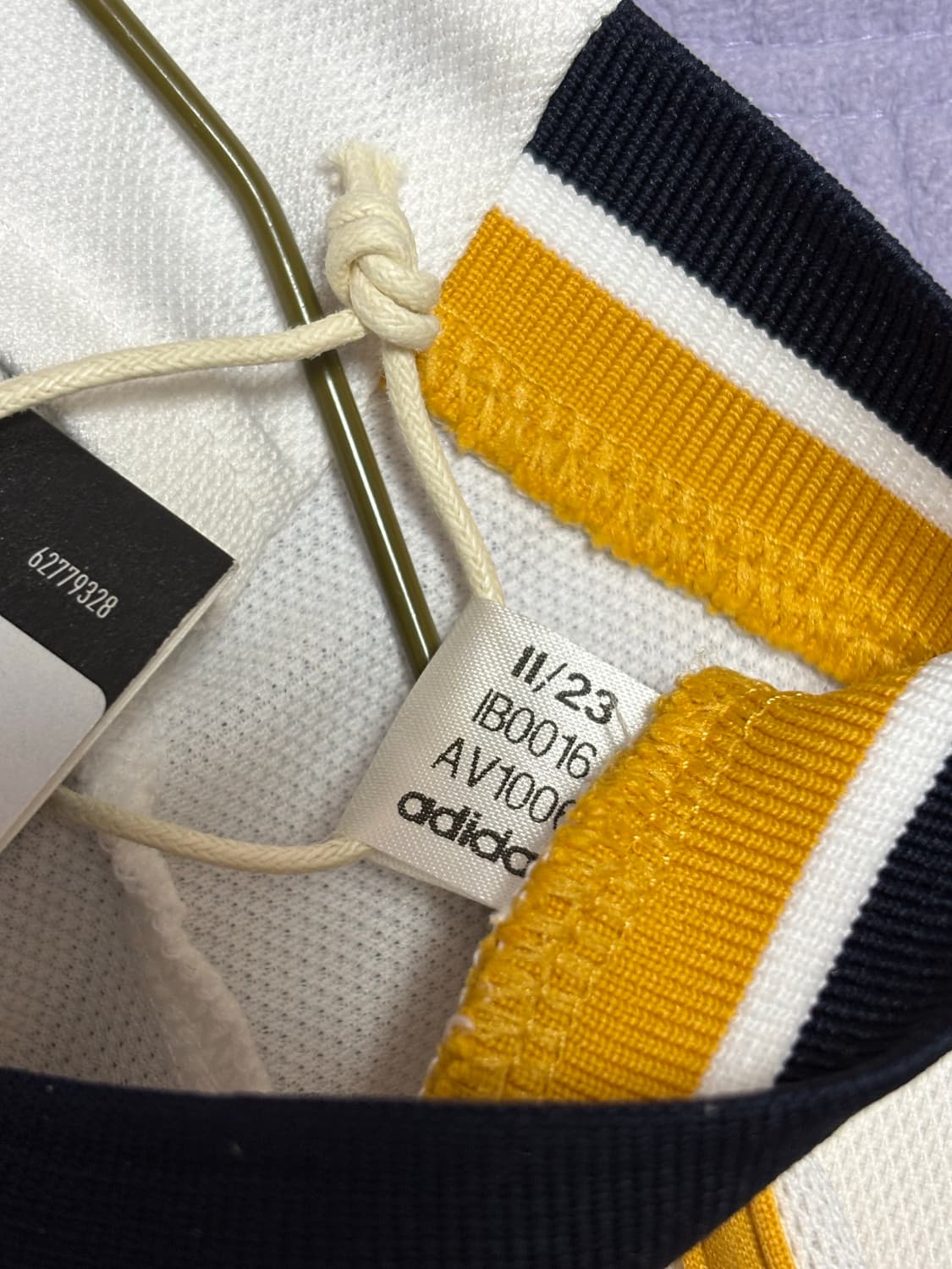 아디다스 레알 마드리드 23/24 홈 유니폼 XS 상품이미지3