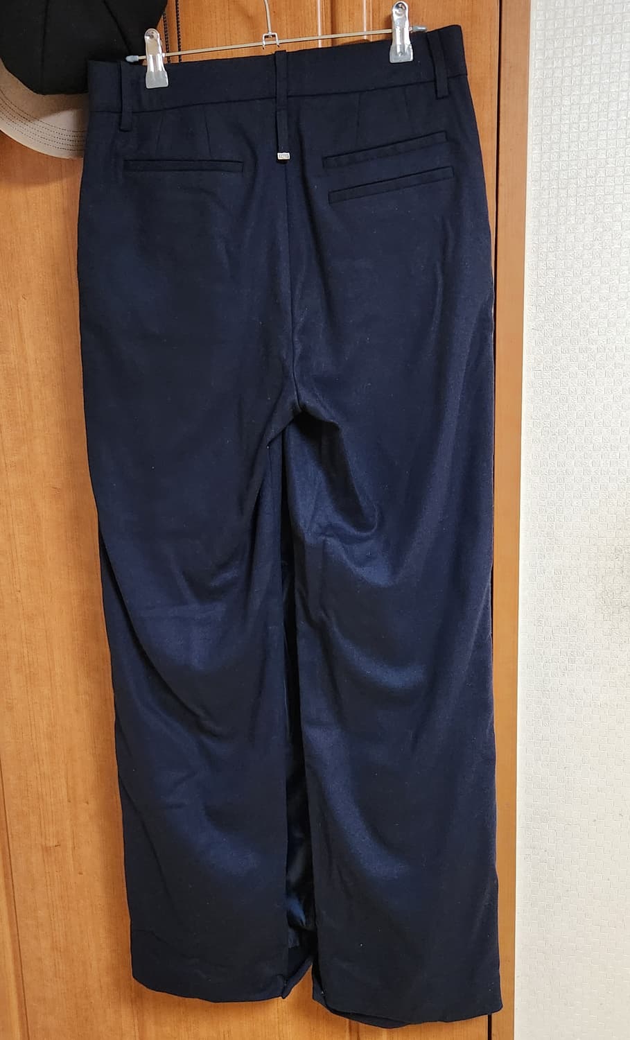 아더에러 frick trousers A2 바지 울 슬랙스 상품이미지3