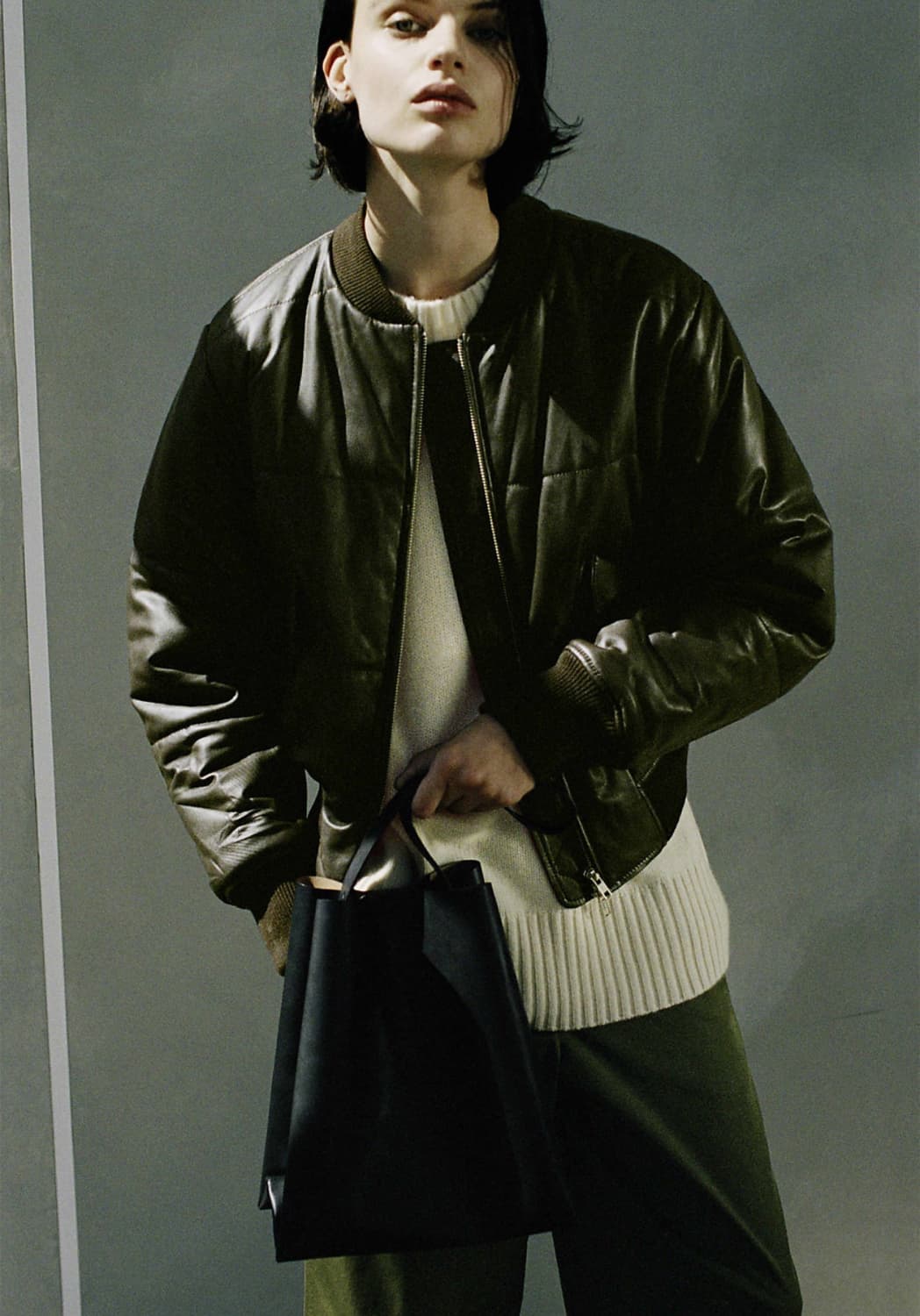 COS 코스 우먼 패디드 레더 봄버 재킷 M 상품이미지1