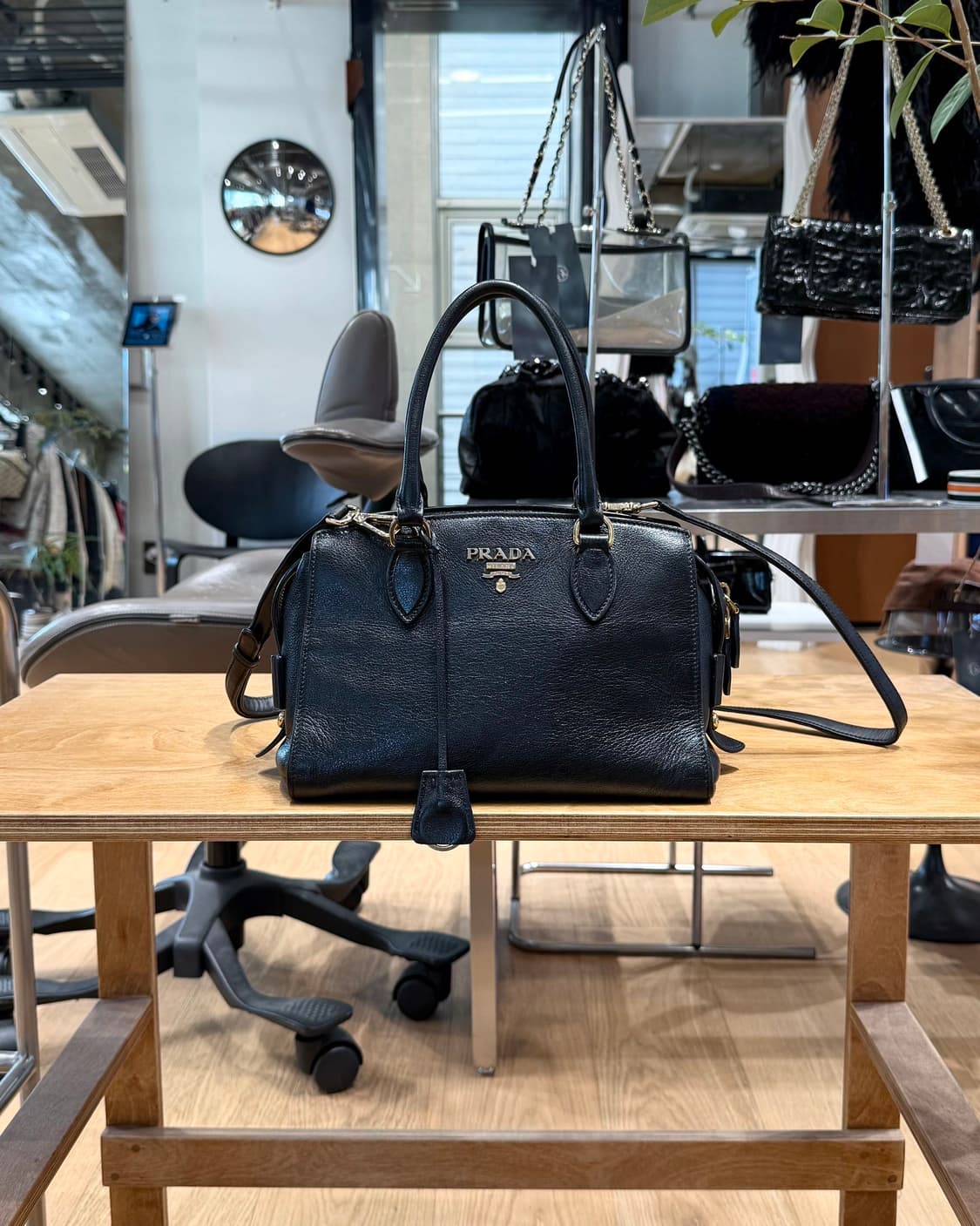 프라다 블랙 사피아노 투웨이 토트백  상품이미지1
