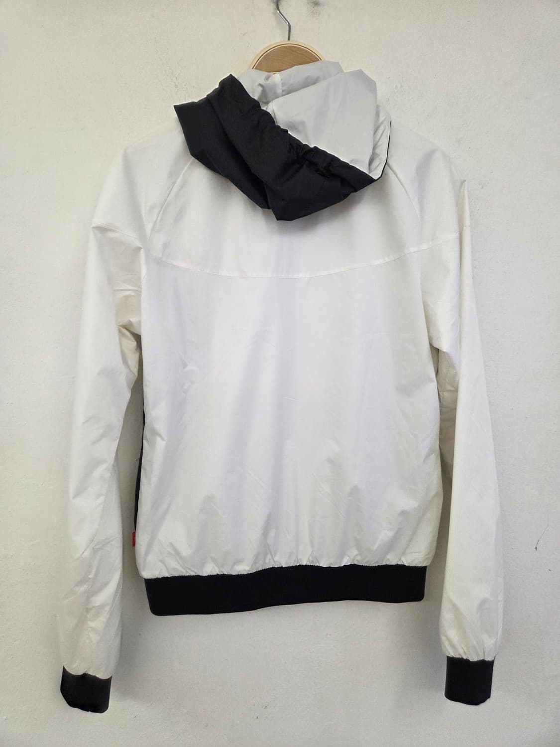 나이키 윈드러너 바람막이 M 화이트/블랙 상품이미지5