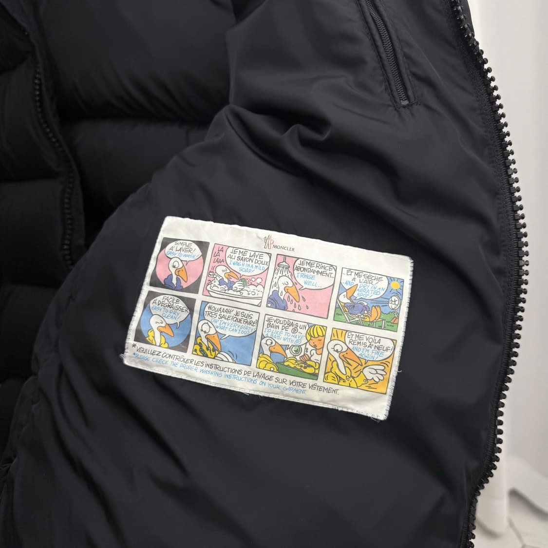 [3] 몽클레어 마야프 다운 숏 패딩 블랙 상품이미지5