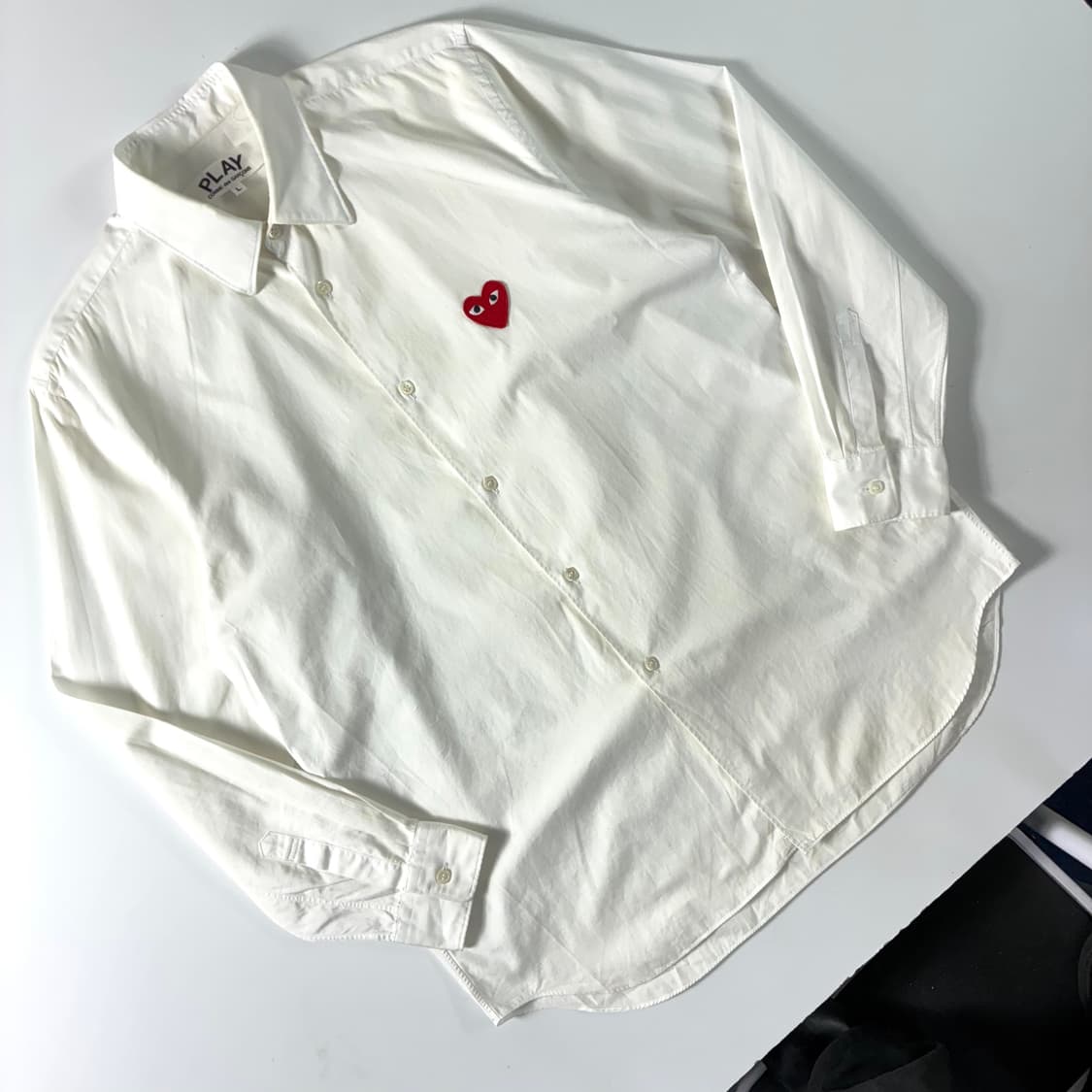 Comme Des Garcons 꼼데가르송 레드 하트와펜 화이트 셔츠 상품이미지2