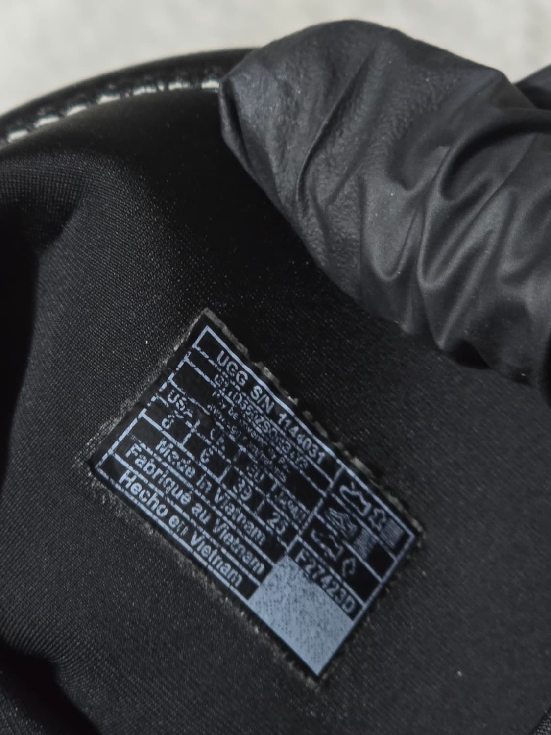 UGG 어그 클래식 블랙 부츠 250 상품이미지6