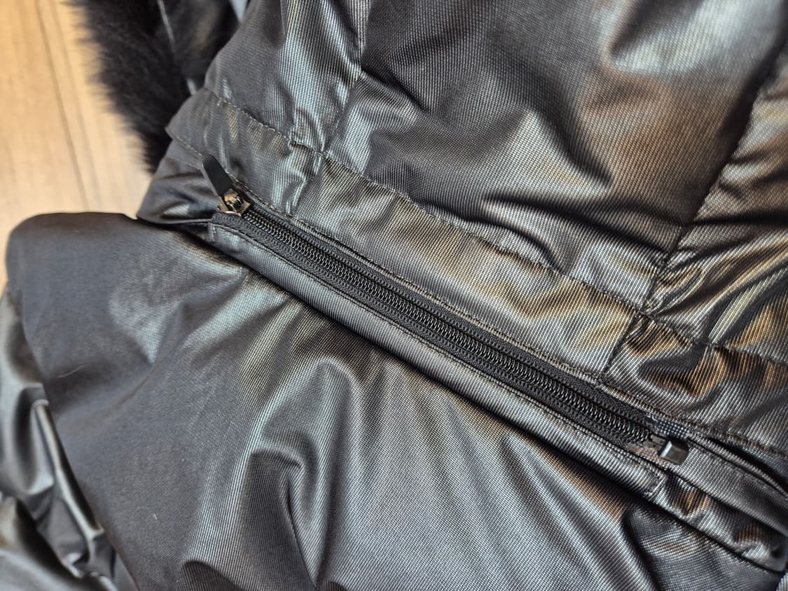 블랙 색상의 Callaway 여성 패딩입니다. 사이즈는 100이고, 넥  상품이미지3