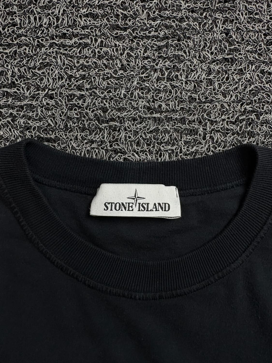 스톤아일랜드 패치로고 블랙 미니멀 티셔츠 1895 상품이미지3