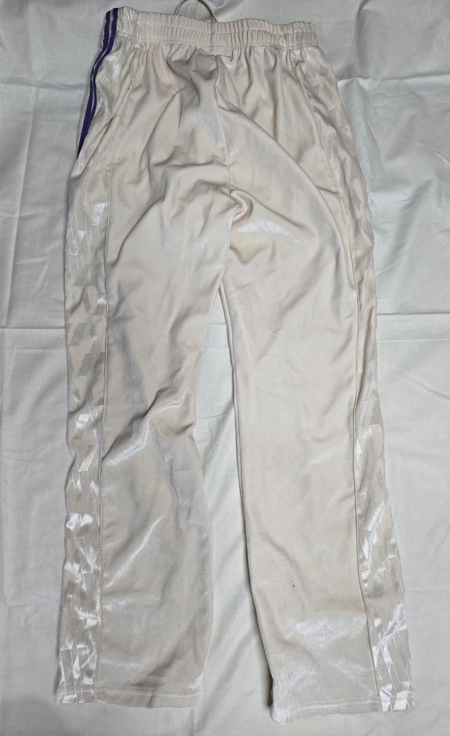 널디(Nerdy)  DNA 블록 벨벳 트랙 팬츠 크림 색상 상품이미지2