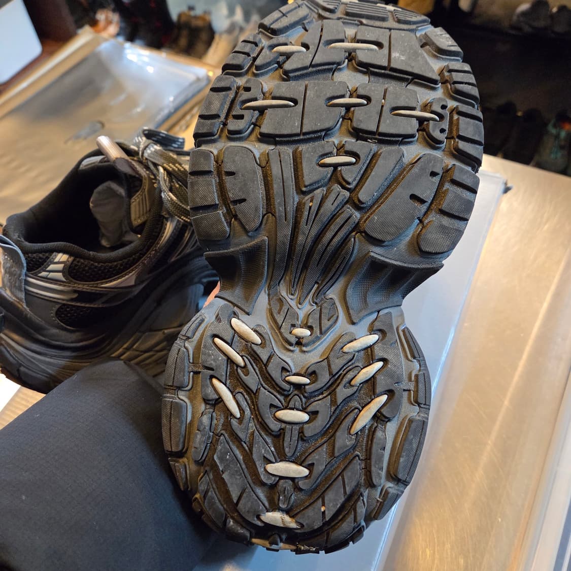 발렌시아가 6XL 블랙/그레이 (43) 상품이미지8