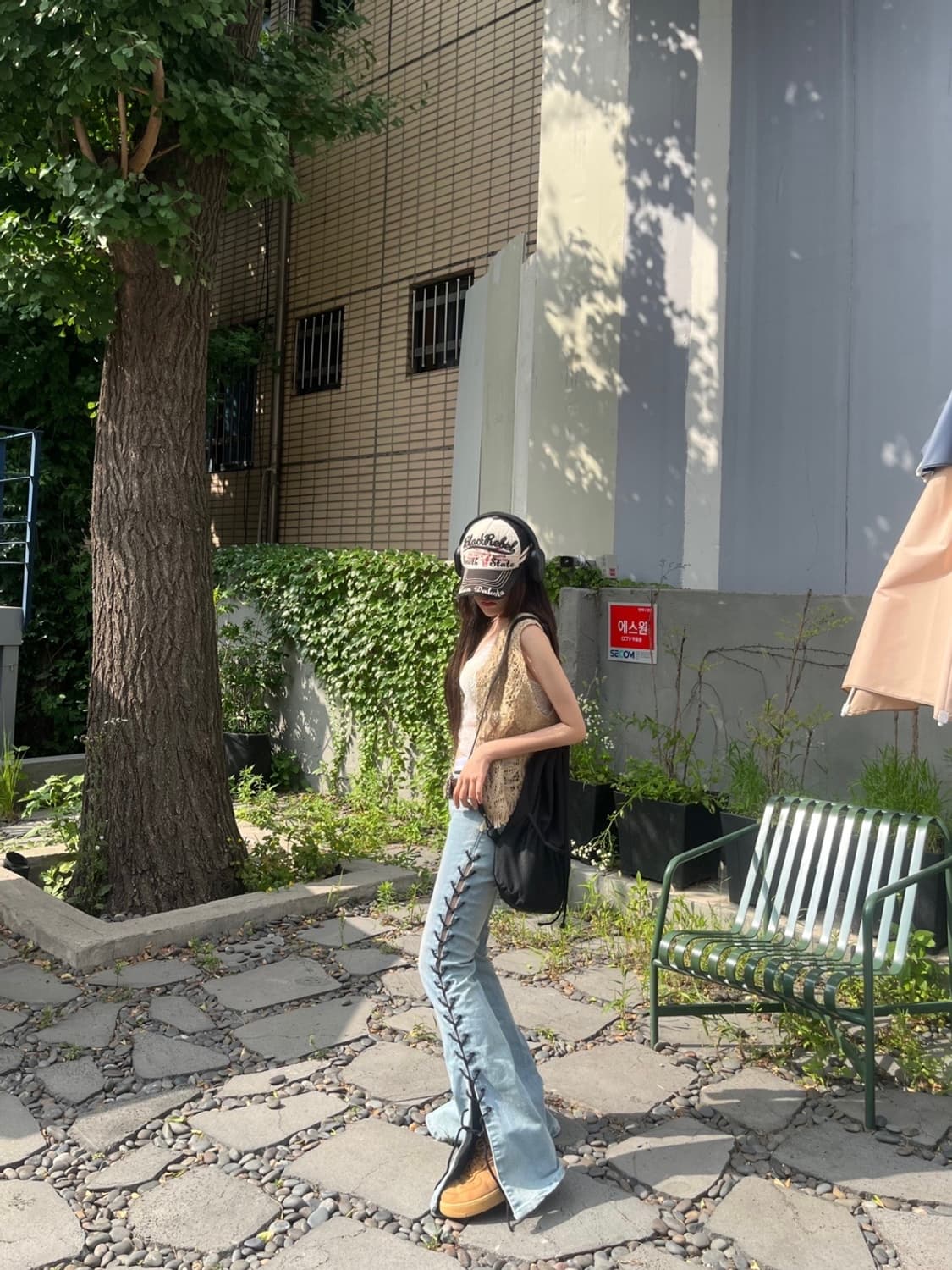 데님 아일렛 디테일 부츠컷 팬츠 상품이미지3