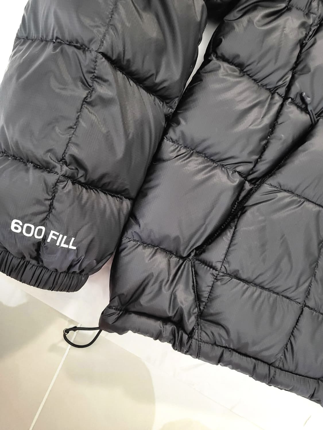 스투시 미드웨이트 후드 푸퍼 블랙 남녀공용 핏 상품이미지3