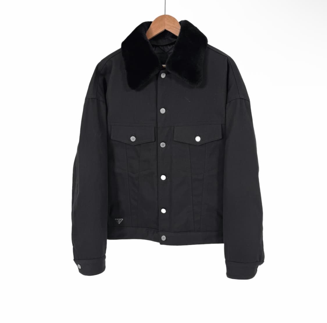 [L] 프라다 남성 삼각로고 불 데님 시어링 패디드 블루종 자켓 블랙 상품이미지1