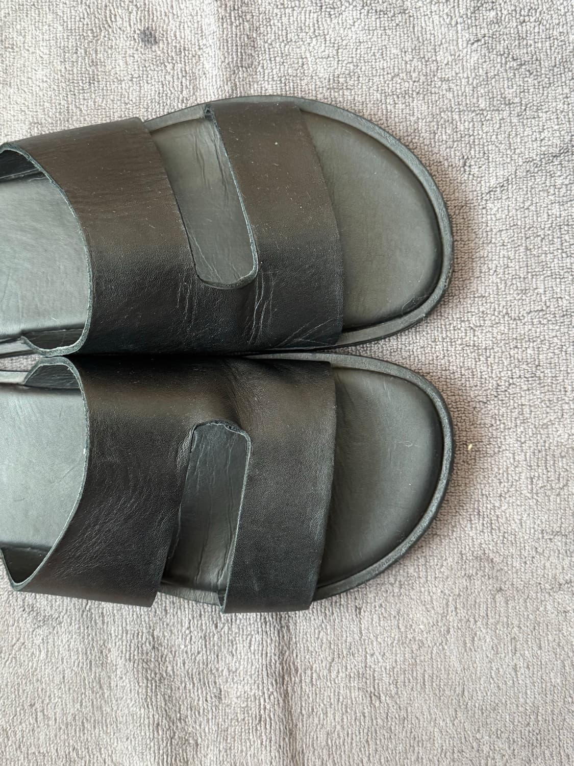 [COS/코스] 레더 패디드 슬라이드 블랙 (IT 42 / 280까지 가 상품이미지4